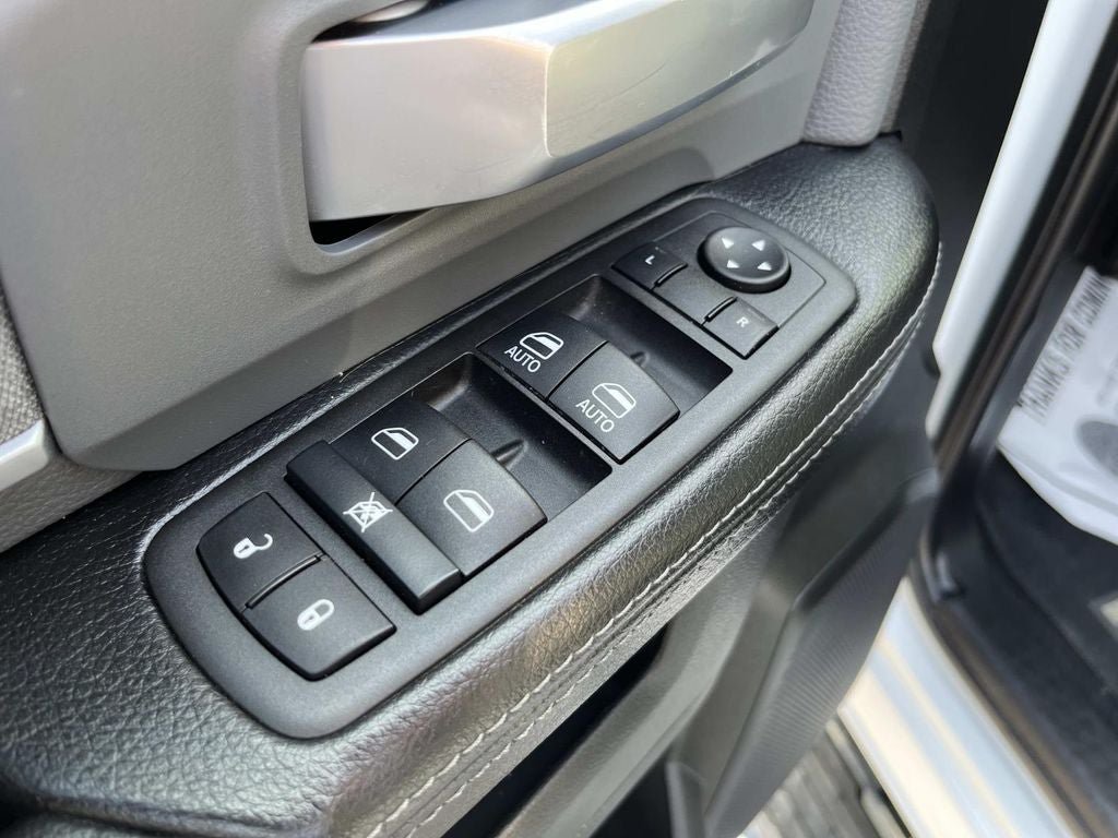 Used 2022 RAM 3500 Big Horn AWD/4WD image 23