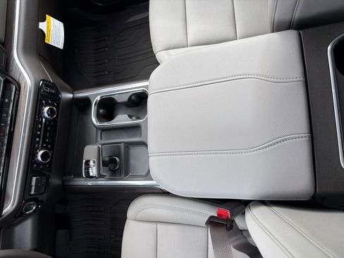 New 2026 GMC Sierra 1500 SLT image 27