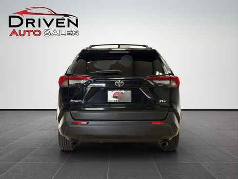 Used 2019 Toyota RAV4 XLE image 5