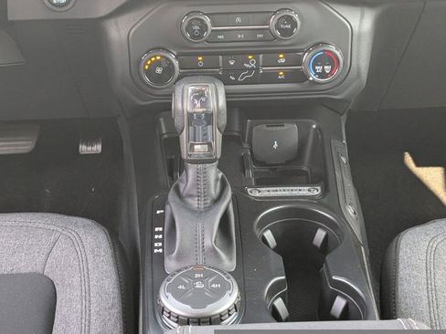 New 2025 Ford Bronco 4-Door image 20