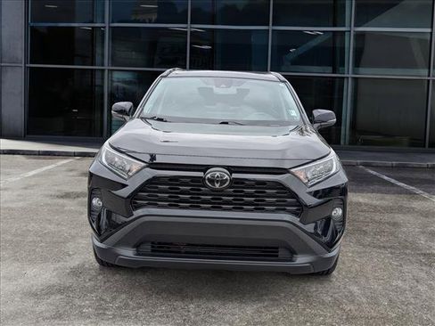 Used 2019 Toyota RAV4 XLE Premium image 3