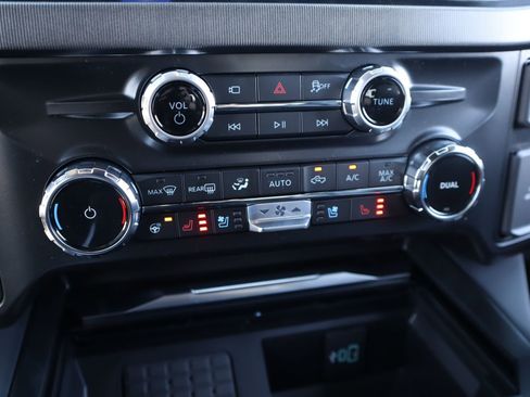 New 2026 Ford F250 Platinum AWD/4WD image 8