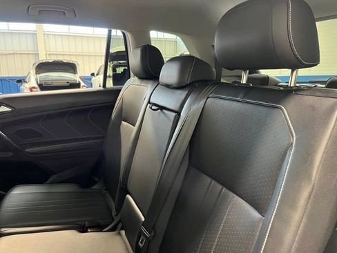 Used 2024 Volkswagen Tiguan SE FWD image 19