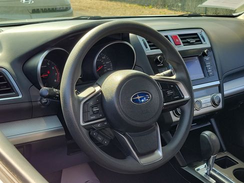 Used 2018 Subaru Outback 2.5i AWD/4WD image 9