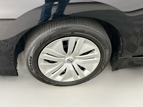 Used 2023 Nissan Leaf S FWD image 11