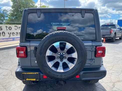 Used 2020 Jeep Wrangler Unlimited Sahara w/ Dual Top Group AWD/4WD image 3