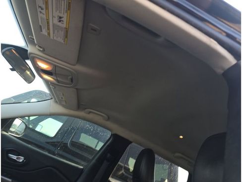 Used 2019 Jeep Cherokee Latitude Plus image 14