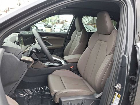 Certified 2025 Audi Q5 Premium w/ Premium Plus AWD/4WD image 11