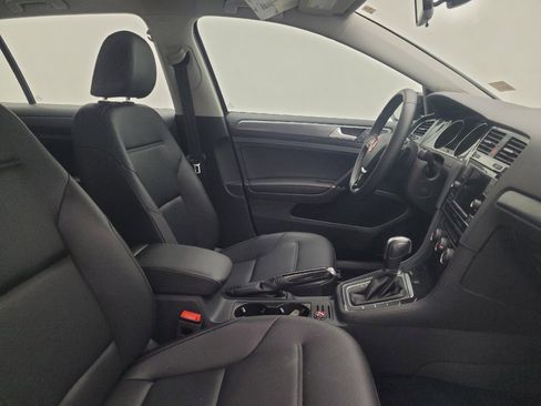 Used 2021 Volkswagen Golf 4-Door FWD image 21