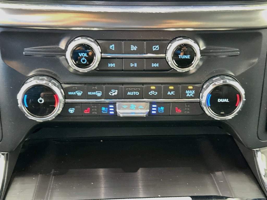Used 2022 Ford F150 Lariat w/ Equipment Group 502A High AWD/4WD image 16