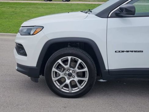 Used 2025 Jeep Compass Limited AWD/4WD image 10