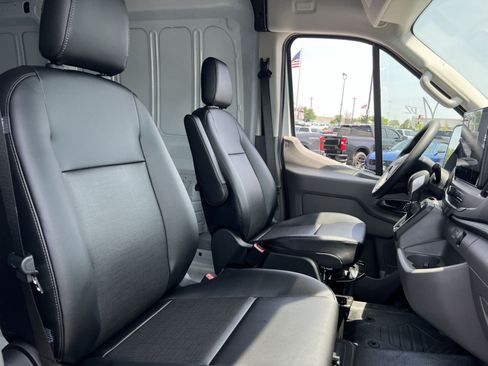 New 2026 Ford Transit 250 148 Medium Roof RWD image 24