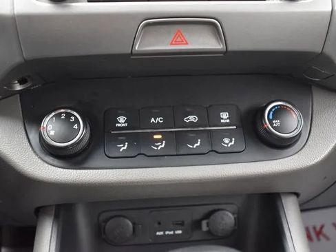 Used 2011 Kia Sportage LX w/ Convenience Pkg AWD/4WD image 29