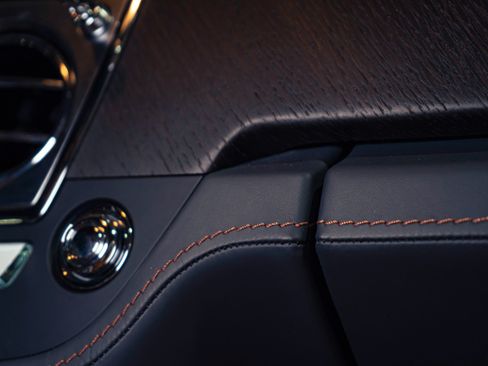 Used 2018 Rolls-Royce Wraith RWD image 41