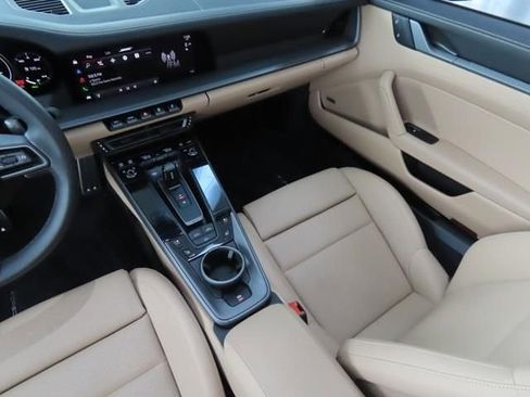 Used 2022 Porsche 911 Carrera 4 image 20