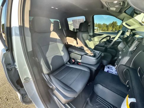 Used 2025 Chevrolet Silverado 1500 Custom image 26