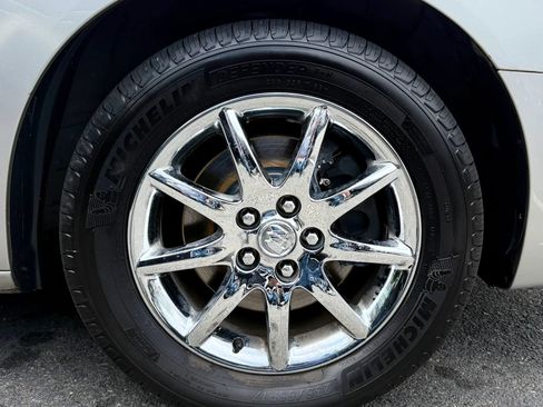 Used 2007 Buick Lucerne CXL w/ Luxury Package FWD image 43