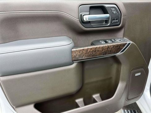 Certified 2022 GMC Sierra 2500 Denali image 23