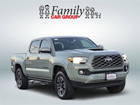 Used 2023 Toyota Tacoma TRD Sport image 2
