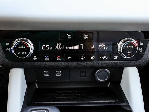 New 2025 Mitsubishi Outlander SEL AWD/4WD image 24