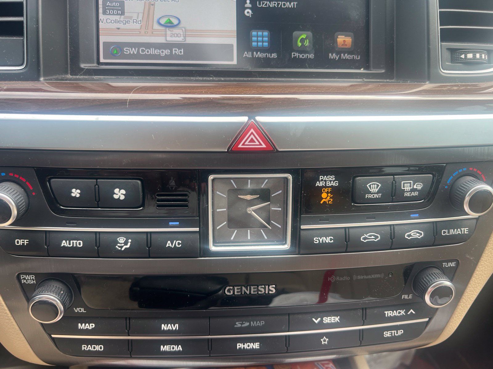 Used 2020 Genesis G80 3.8 RWD image 8