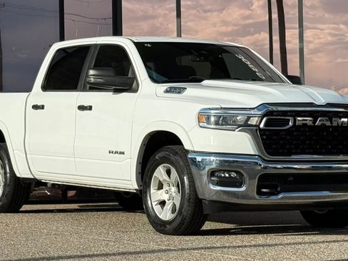 Used 2025 RAM 1500 Big Horn AWD/4WD image 17