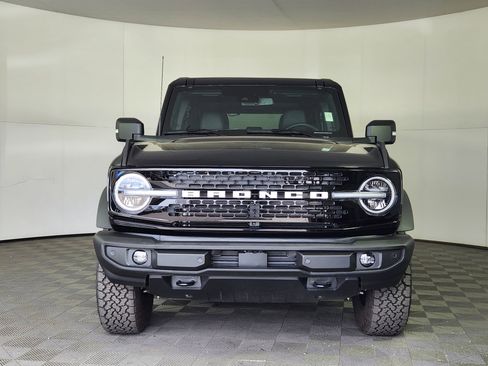 New 2025 Ford Bronco Outer Banks image 2