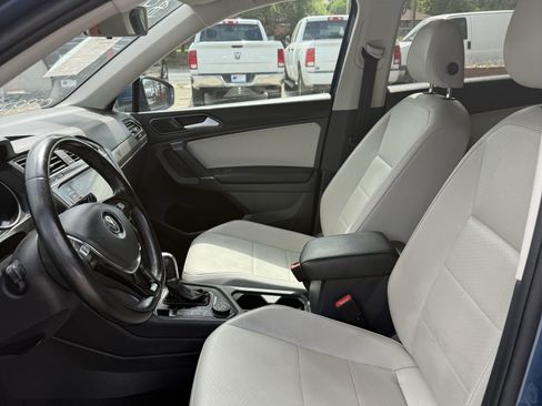 Used 2018 Volkswagen Tiguan SE AWD/4WD image 12