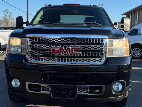 Used 2011 GMC Sierra 3500 Denali AWD/4WD image 3