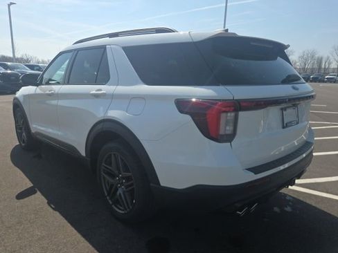 Used 2025 Ford Explorer ST AWD/4WD image 14