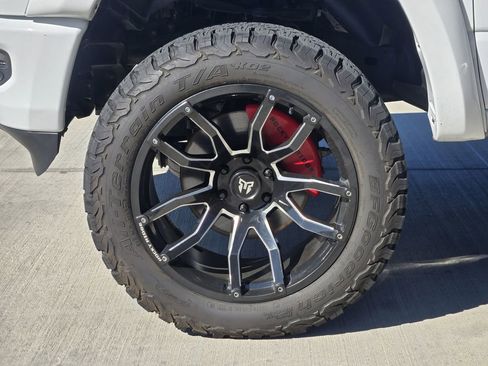 Used 2022 RAM 1500 Laramie AWD/4WD image 14