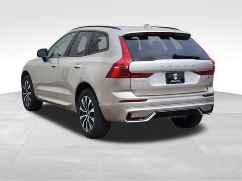 Certified 2025 Volvo XC60 B5 Plus AWD/4WD image 28