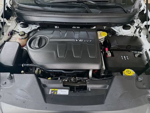Used 2017 Jeep Cherokee Limited AWD/4WD image 28