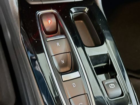 Used 2022 Chevrolet Bolt EUV Premier w/ Sun & Sound Package image 25