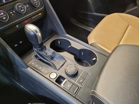 Used 2021 Volkswagen Atlas Cross Sport SE w/ Panoramic Sunroof Package image 26