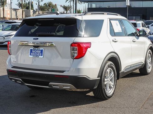 Used 2023 Ford Explorer XLT w/ Equipment Group 202A image 9