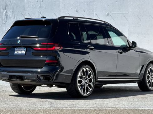 Used 2024 BMW X7 xDrive40i w/ Executive Package AWD/4WD image 3
