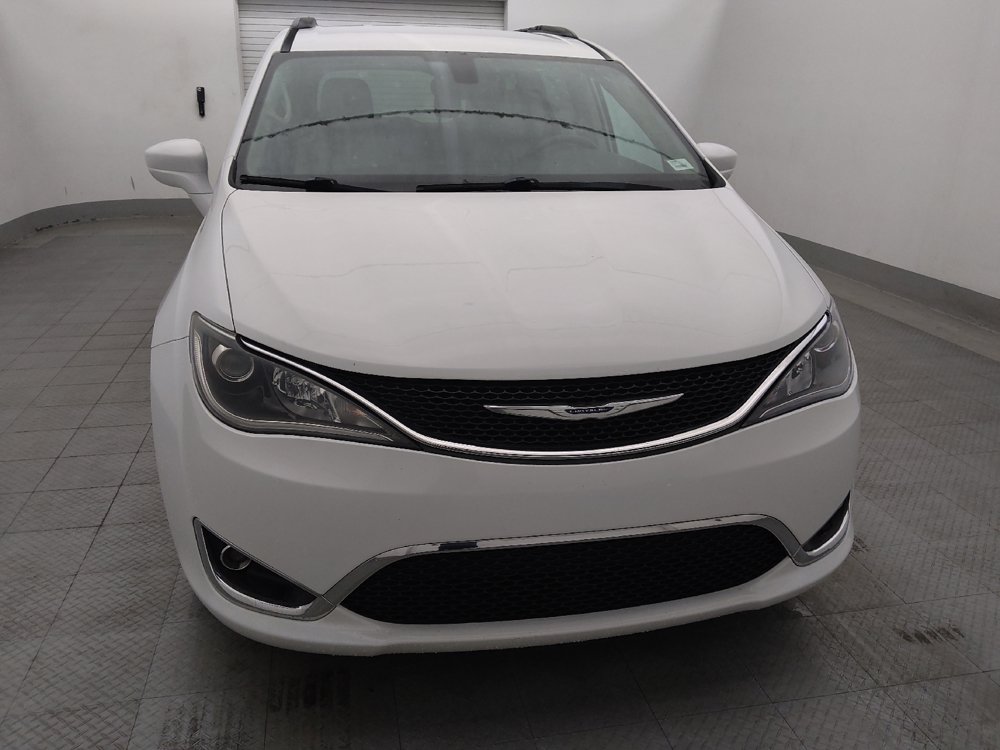 Used 2017 Chrysler Pacifica Touring-L FWD image 14