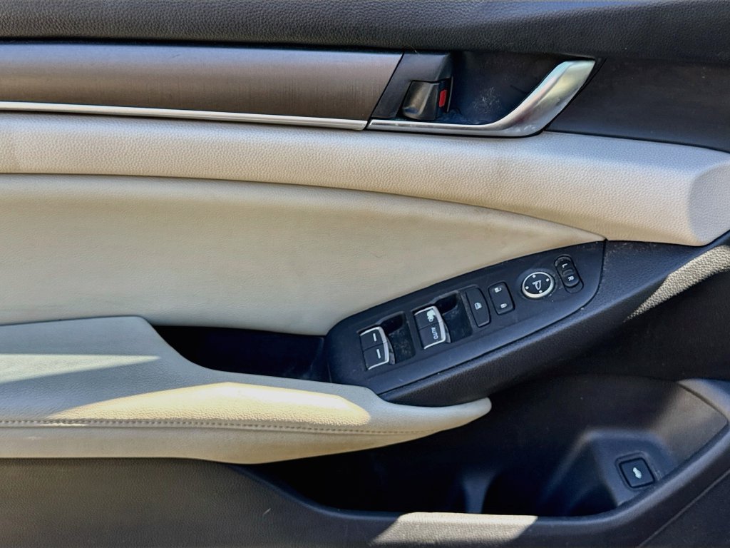 Used 2018 Honda Accord LX image 40