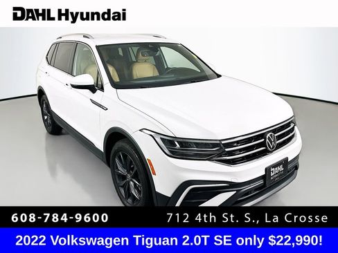 Used 2022 Volkswagen Tiguan SE image 1