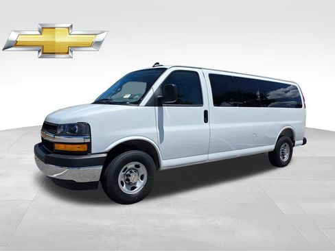 Certified 2025 Chevrolet Express 3500 LT w/ LT Preferred Equipment Group RWD image 2