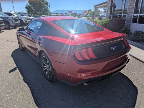 Used 2018 Ford Mustang Coupe RWD image 3