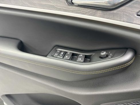 New 2026 Jeep Grand Cherokee Limited AWD/4WD image 13
