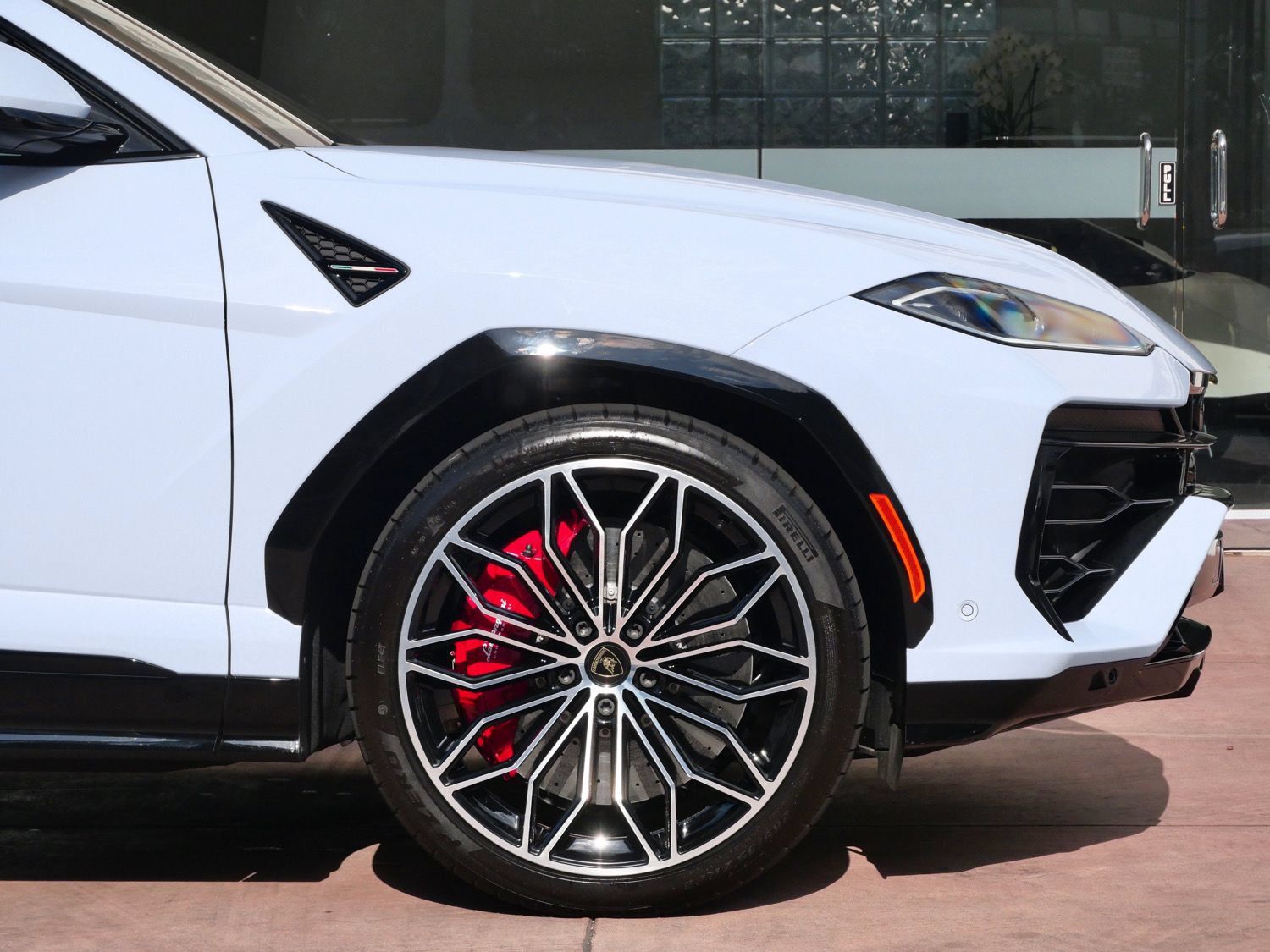 Used 2026 Lamborghini Urus SE AWD/4WD image 9