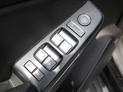 Used 2018 Chevrolet Tahoe LS w/ Enhanced Driver Alert Package image 21