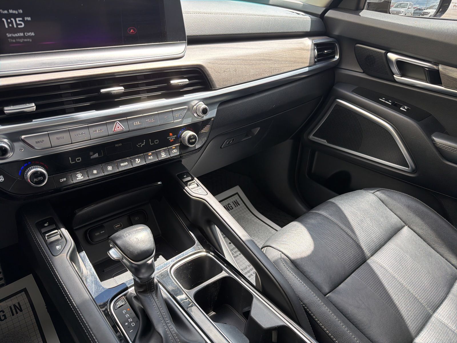 Used 2022 Kia Telluride SX w/ Nightfall Edition Package AWD/4WD image 32