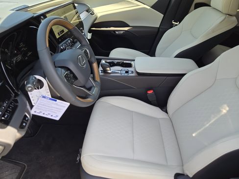 New 2026 Lexus RX 350 Premium Plus w/ Convenience Package AWD/4WD image 9