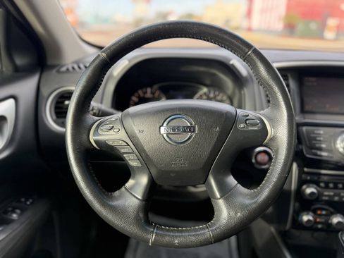 Used 2015 Nissan Pathfinder SV FWD image 15