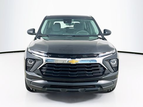 Used 2024 Chevrolet TrailBlazer LS FWD image 2