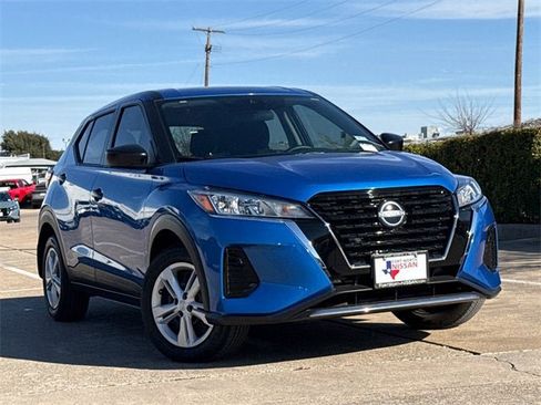 Used 2025 Nissan Kicks Play S image 1